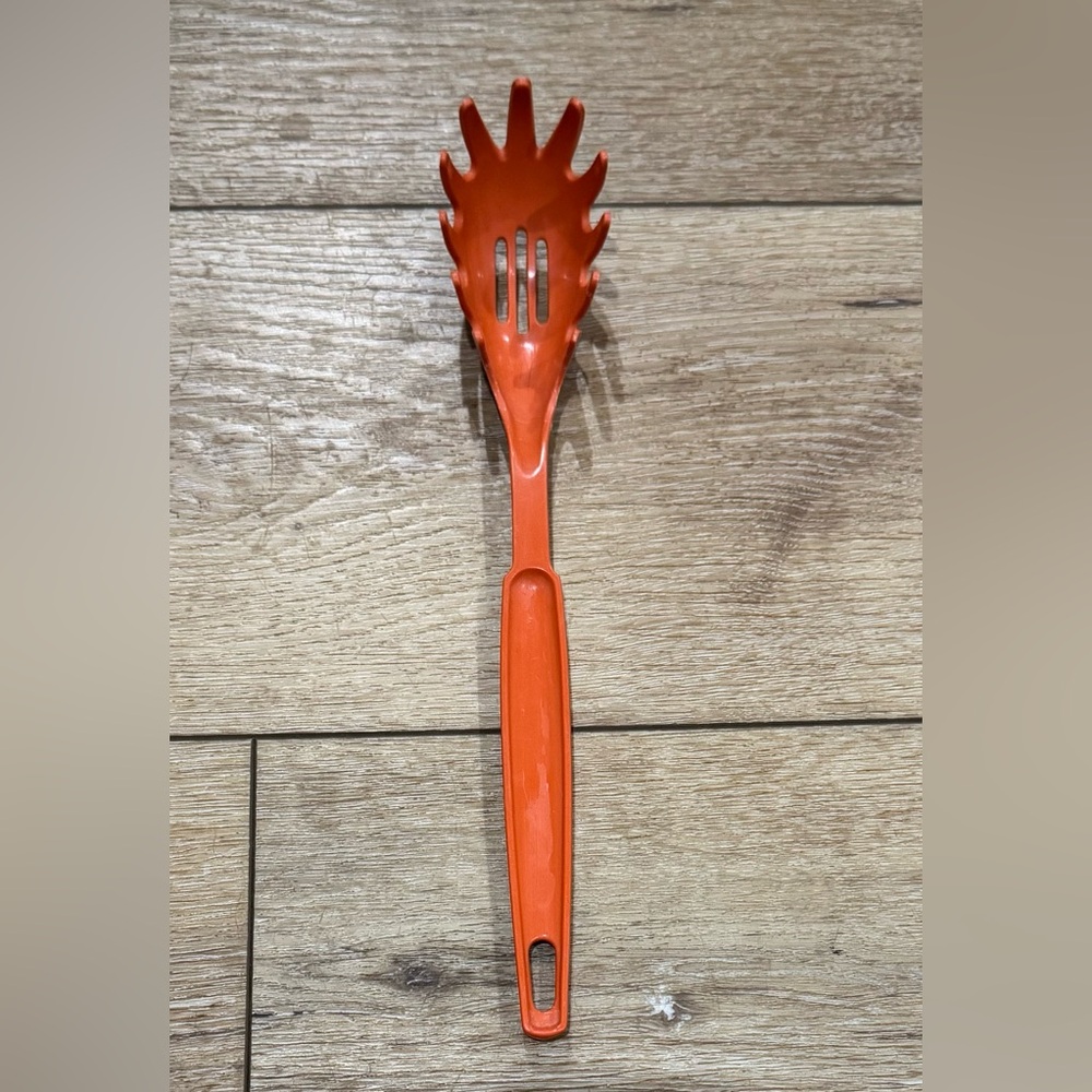 Vintage EKCO Orange Plastic Pasta Serving Spoon‎
